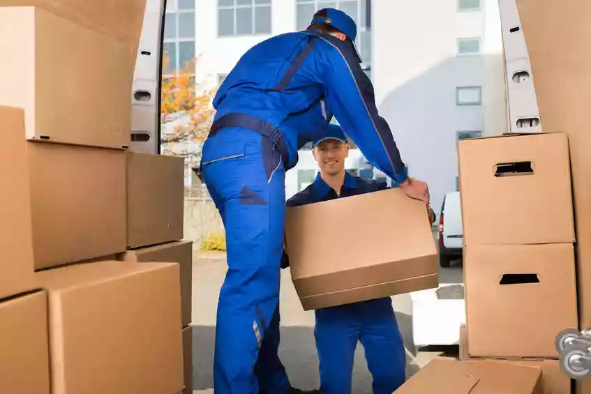 A visszaköltözés Magyarországra: a különleges kihívások, amelyekre senki sem számít — és hogyan segít ebben egy megbízható nemzetközi költöztetési partner?